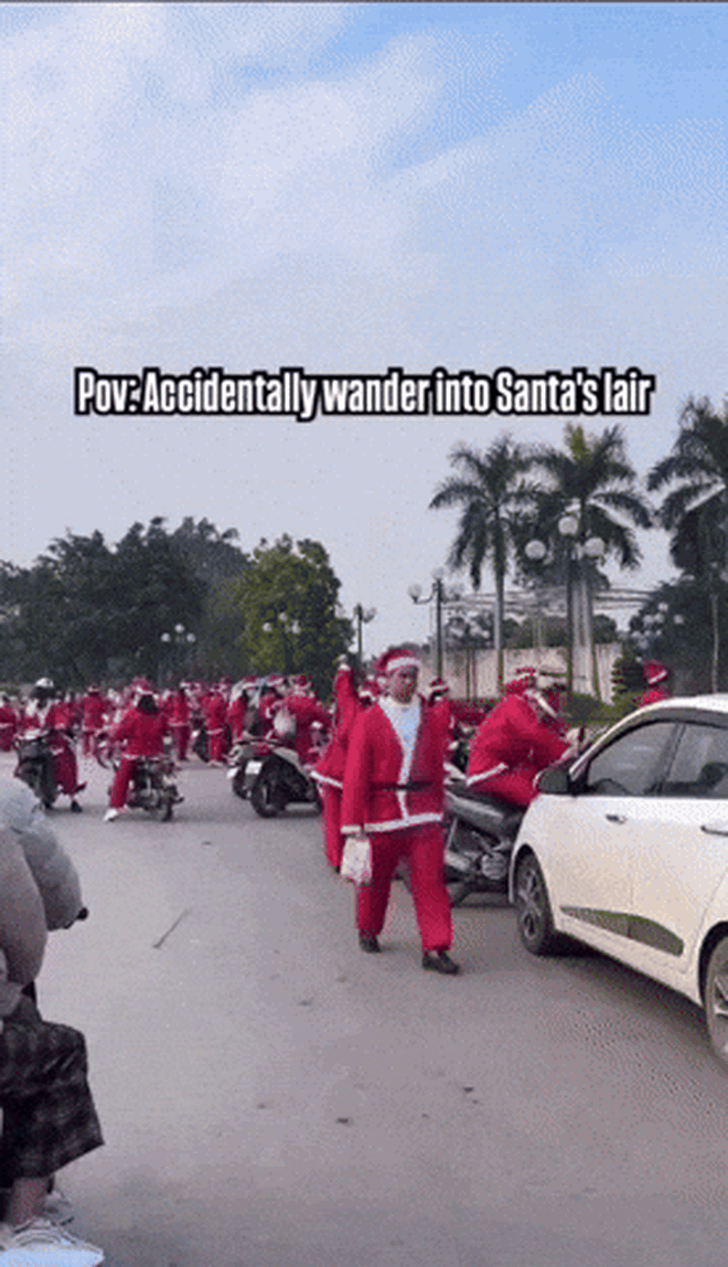 Hàng trăm ông già Noel bất ngờ “đổ bộ” đường phố Việt Nam, khách Tây lập tức muốn sang du lịch để nhập hội- Ảnh 2.