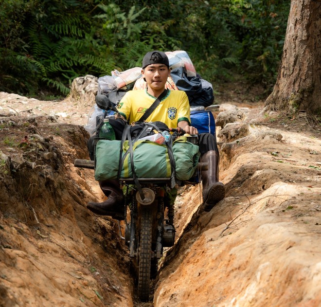 Trải nghiệm cung đường trekking đẹp nhất Việt Nam mùa cỏ cháy- Ảnh 8.