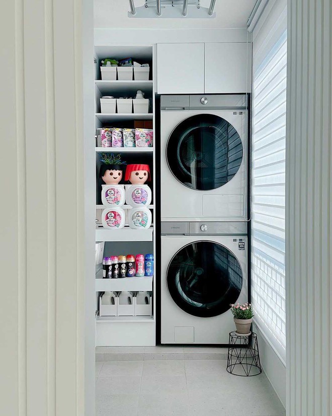 Phòng giặt 3m2 được mẹ đảm ở Hàn Quốc sắp xếp lại vô cùng tinh tế - Ảnh 1.