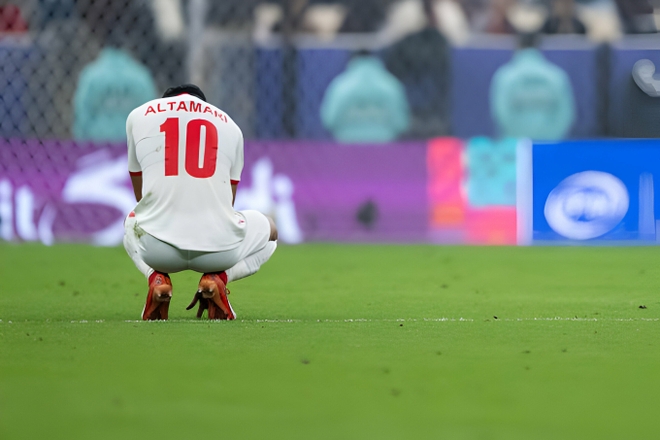 Cầu thủ Jordan đổ gục tiếc nuối khi lỡ chức vô địch Asian Cup, vẫn có hành động cực đẹp với nhà vô địch - Ảnh 3.