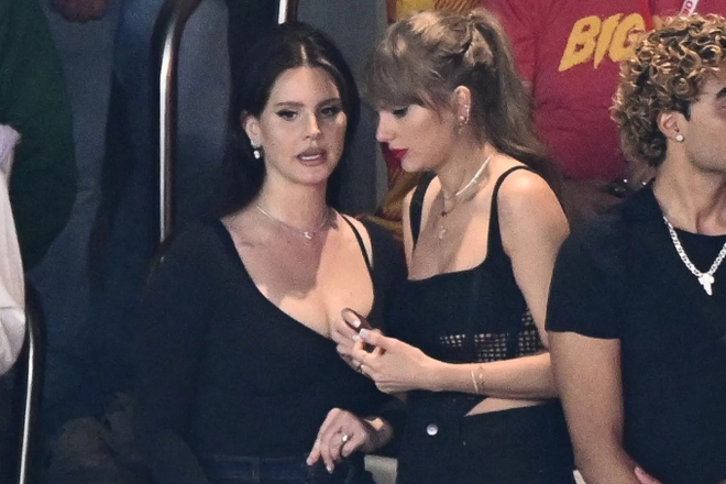 Dàn siêu sao đổ bộ Super Bowl: Taylor Swift dẫn hội chị em showbiz rầm rộ cổ vũ bạn trai, Kendall - vợ chồng Justin Bieber thái độ đối lập - Ảnh 8.