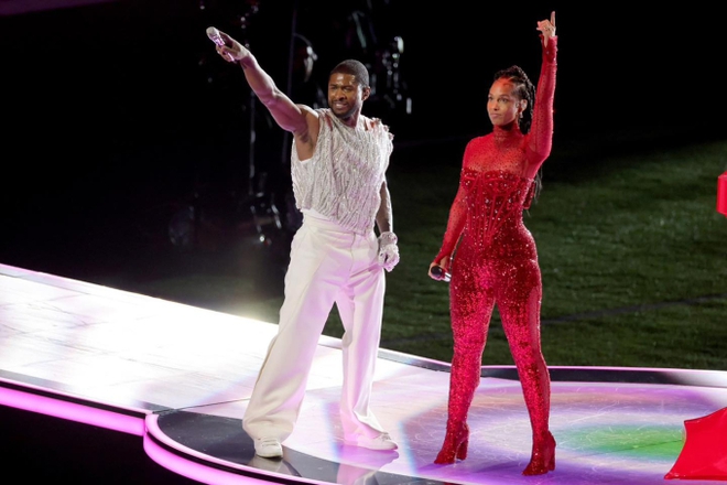 Beyoncé chỉ cùng chồng đi xem Super Bowl cũng biết cách chiếm hết spotlight: Vừa tung clip quảng cáo, vừa nhá hàng album mới! - Ảnh 2.