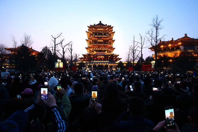 Trung Quốc những ngày du xuân: Hàng loạt lễ hội được tổ chức, biển người chật cứng đến check in gây choáng - Ảnh 17.