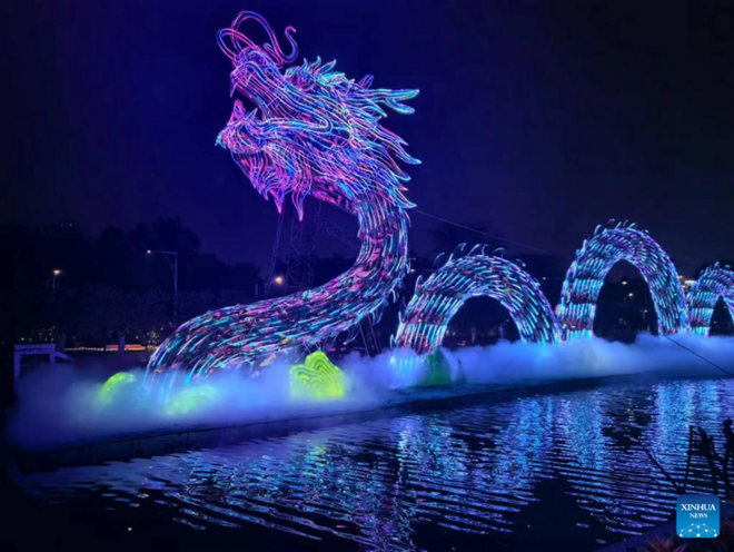 Trung Quốc: Rực rỡ sắc màu tại lễ hội đèn lồng Tự Cống - Ảnh 8.