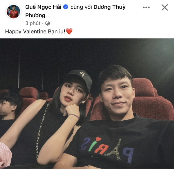 Valentine của hội cầu thủ: Quế Ngọc Hải cùng vợ đi xem phim, Hồ Tấn Tài, Thành Chung nịnh vợ yêu cực tình - Ảnh 1.