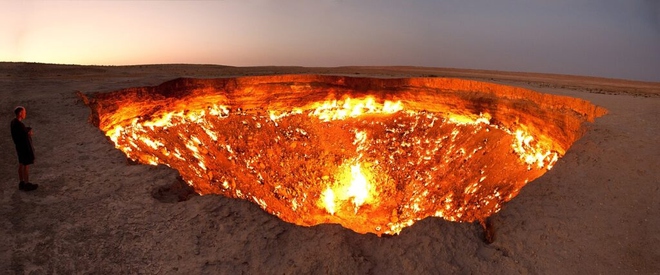 Bí ẩn “Cánh cổng Địa ngục” cháy hơn nửa thế kỷ chưa tắt ở Turkmenistan - Ảnh 1.