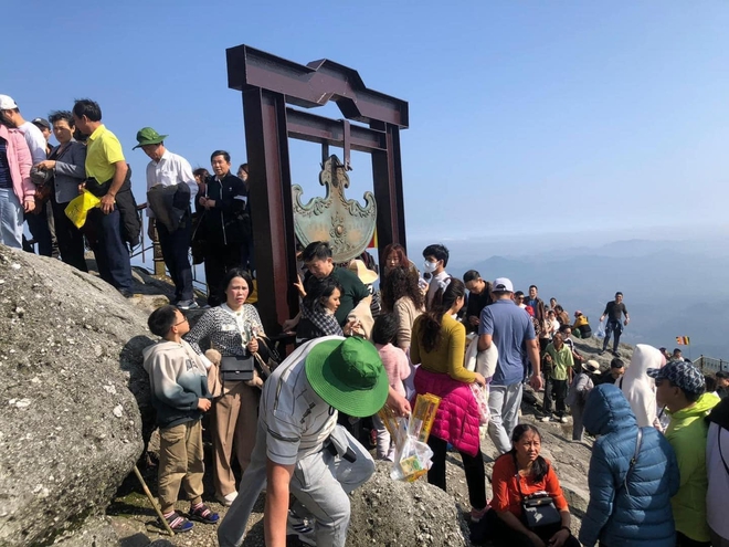 Loạt địa điểm đ&oacute;n biển người du xu&acirc;n: C&oacute; nơi ngay ở H&agrave; Nội, c&oacute; nơi vừa phục dựng lại sau gần 100 năm - Ảnh 6.