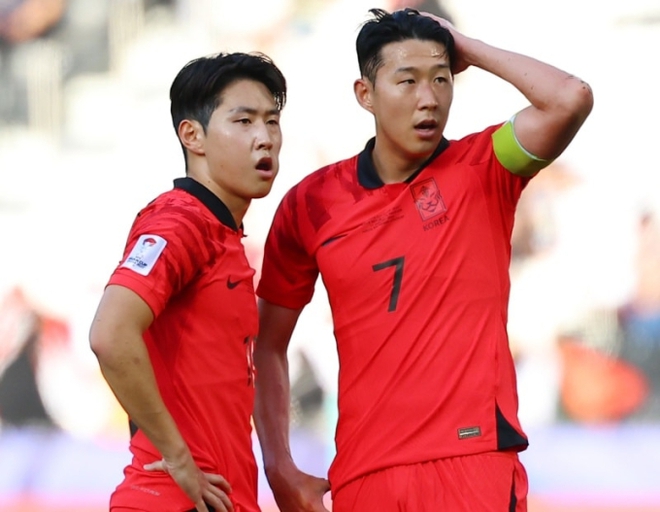 Dispatch tiết lộ chi tiết vụ ẩu đả của Son Heung-min v&agrave; Lee Kang-in: Son đ&atilde; bị đấm thẳng v&agrave;o mặt chứ kh&ocirc;ng hề n&eacute; được - Ảnh 2.