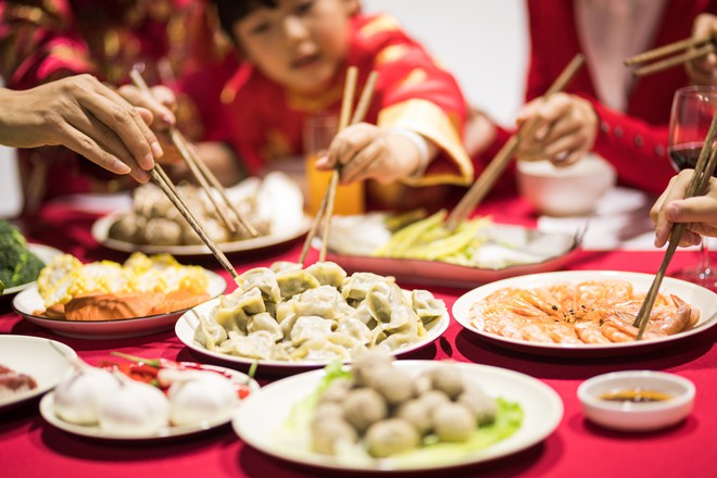 7 điều cha mẹ kh&ocirc;ng n&ecirc;n l&agrave;m với trẻ con v&agrave;o dịp Tết - Ảnh 2.