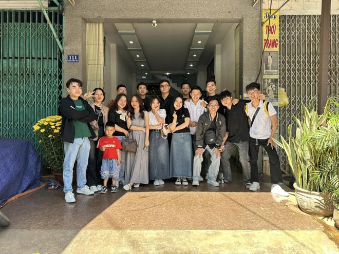 Lớp nh&agrave; người ta ra trường gần thập kỷ vẫn t&igrave;nh thương mến thương, cứ đến Tết l&agrave; tự gi&aacute;c đi họp lớp kh&ocirc;ng cần nhắc nhở - Ảnh 6.