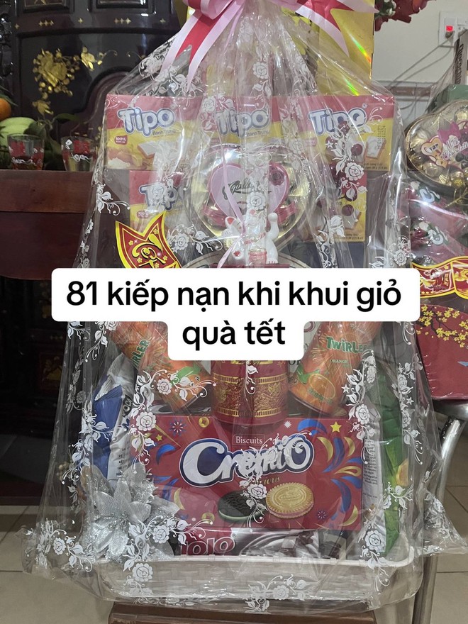 Đại hội khui giỏ qu&agrave; Tết: Rất nhiều bất ngờ dở kh&oacute;c dở cười đang chờ đ&oacute;n! - Ảnh 1.