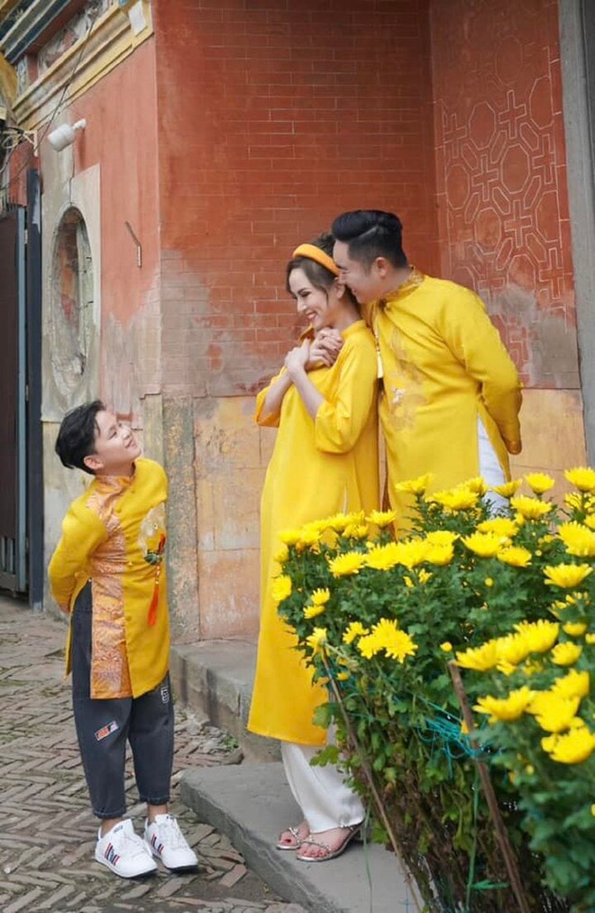 Hoa hậu Diễm Hương khoe loạt ảnh cưới với chồng Việt kiều - Ảnh 2.