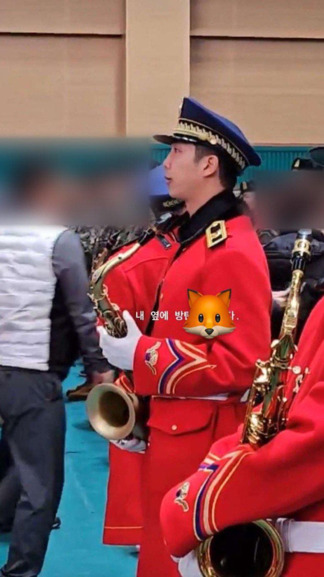 BTS nhập ngũ: Người mãi mới lộ mặt cho fan ngắm, người tham gia ban nhạc quân đội còn debut thành... nghệ sĩ saxophone! - Ảnh 13.