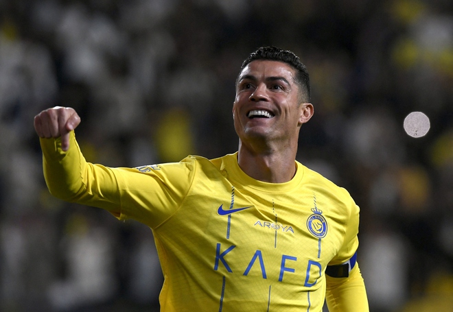 Ronaldo ghi bàn, Al Nassr thắng kịch tính trước Al Fateh - Ảnh 1.