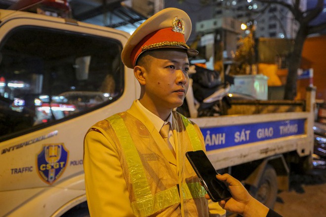 Hà Nội: Thiếu niên mua dùi cui điện mini để thể hiện với lực lượng 141 - Ảnh 18.
