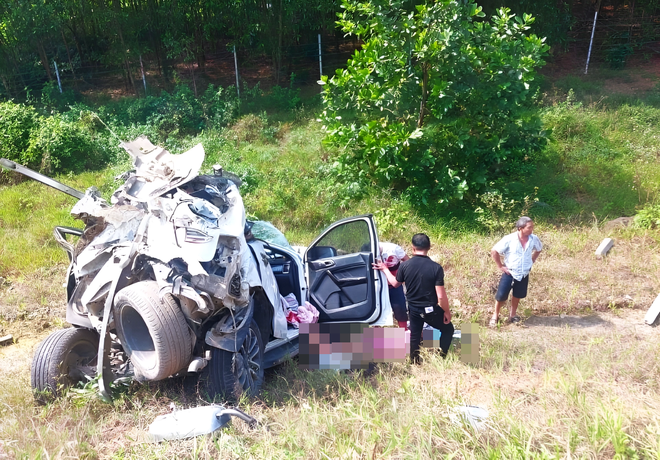 Clip khoảnh khắc kinh hoàng vụ tai nạn trên cao tốc khiến 3 mẹ con tử vong - Ảnh 2.