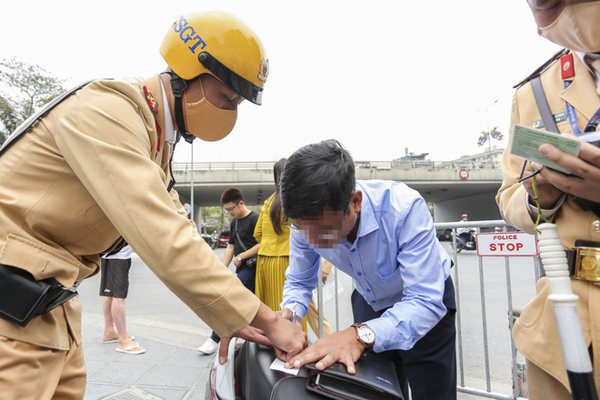 Tài xế ô tô bay hơn 1 chỉ vàng trong ngày vía Thần tài - Ảnh 13.