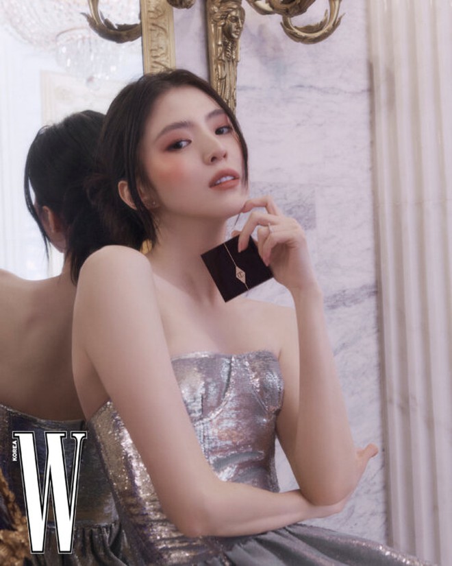 View - Vừa gây bão ở Paris Fashion Week, Han So Hee vẫn bị Kim Yoo Jung “thổi bay” ở trận chiến nhan sắc