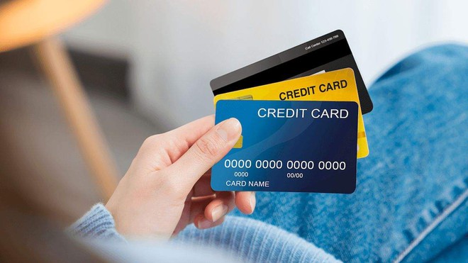 Phòng khi “cấp bách”: 2 thẻ tín dụng có mức phí rút tiền mặt thấp nhất hiện nay! - Ảnh 1.