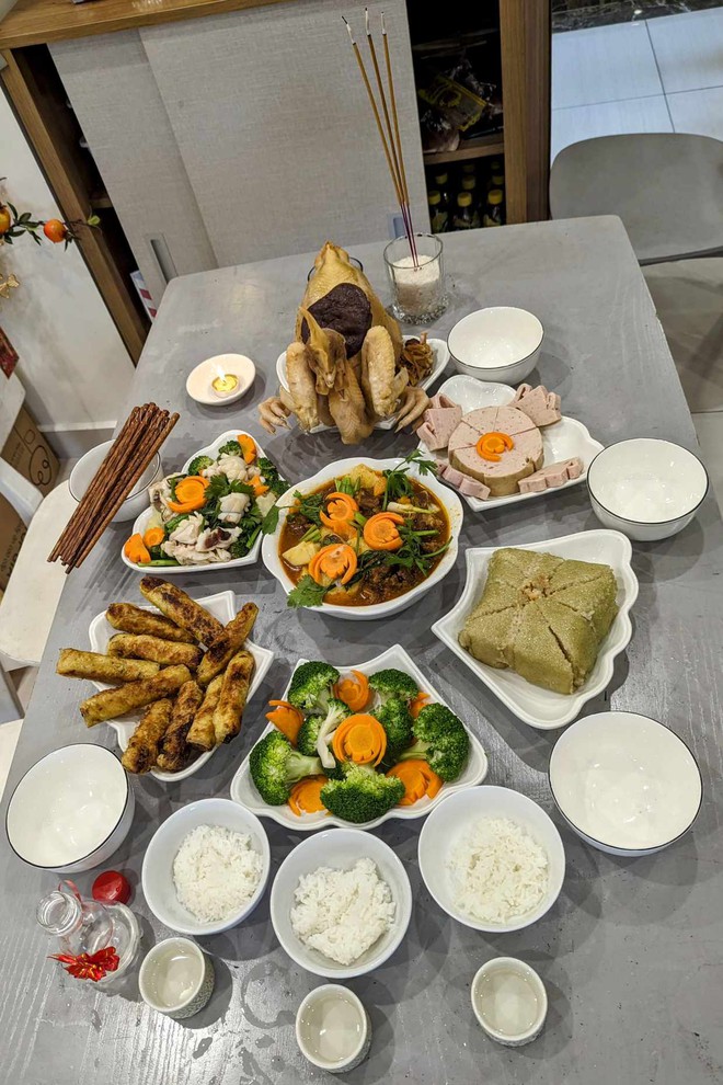 View - Dân mạng rần rần khoe mâm cúng ông Công ông Táo từ cầu kỳ đến đơn giản, nhà nào cũng tràn ngập không khí Tết