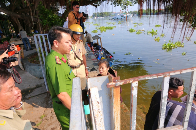Tàu kiểm ngư, cảnh sát được huy động ngăn chặn chích điện vớt cá ngày ông Táo ở TPHCM - Ảnh 7.