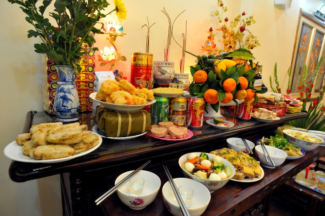 Tr&ecirc;n b&agrave;n thờ c&oacute; 1 thứ nếu d&ugrave;ng kh&ocirc;ng đ&uacute;ng c&oacute; thể g&acirc;y độc, dẫn đến ung thư, ng&agrave;y lễ Tết c&agrave;ng n&ecirc;n thận trọng - Ảnh 2.