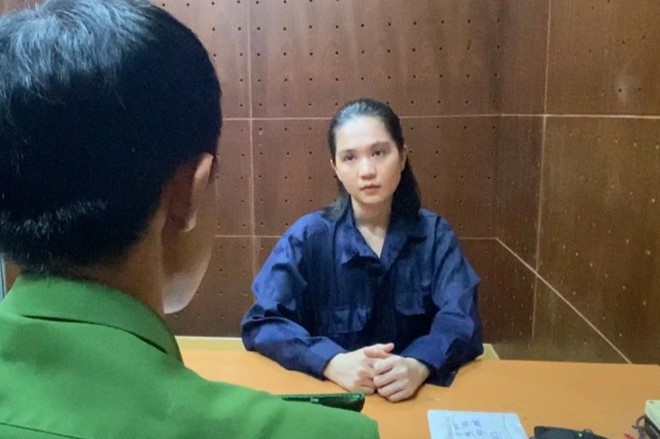 H&igrave;nh ảnh Ngọc Trinh trong buổi hầu to&agrave; sau hơn 3 th&aacute;ng tạm giam - Ảnh 9.