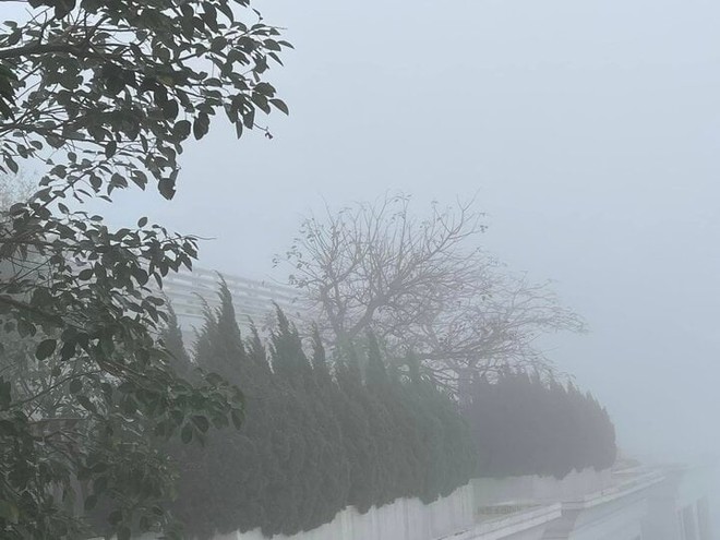 D&acirc;n mạng h&agrave;o hứng săn m&acirc;y từ ban c&ocirc;ng H&agrave; Nội - Ảnh 9.
