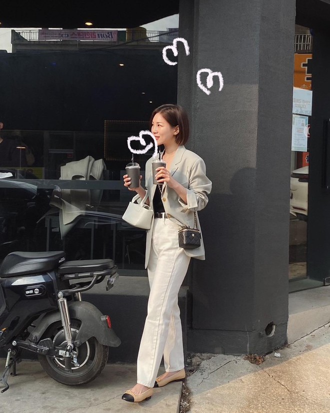 10 c&aacute;ch mặc &aacute;o blazer trẻ trung d&agrave;nh cho phụ nữ tr&ecirc;n 40 tuổi - Ảnh 6.