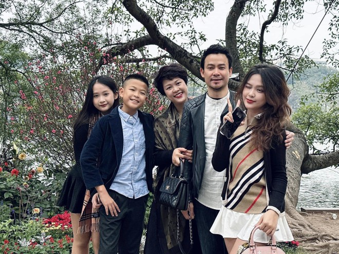 B&agrave; mẹ H&agrave; Nội chia sẻ loạt quan điểm gi&aacute;o dục khiến ai nấy t&acirc;m đắc: Bảo sao hai con g&aacute;i đ&atilde; xinh c&ograve;n cực giỏi - Ảnh 3.