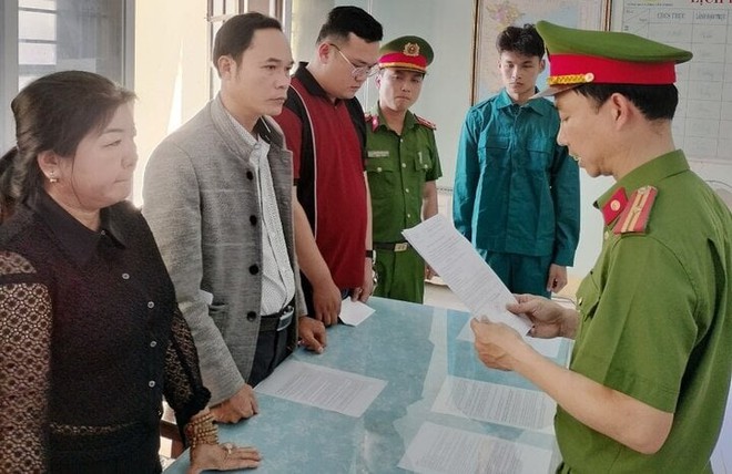 GĐ ph&ograve;ng giao dịch ng&acirc;n h&agrave;ng chiếm đoạt hơn 14 tỷ đồng: Bắt th&ecirc;m 3 nghi phạm - Ảnh 1.