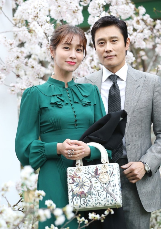 Con trai 9 tuổi nhà Lee Byung Hun: Ngoại hình khiến Kwon Sang Woo hết lời khen ngợi, được mẹ áp kỷ luật thép từ bé - Ảnh 6.