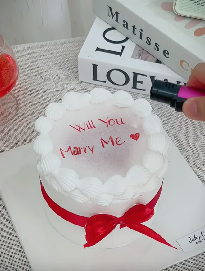 5 item nên sắm nếu chị em muốn đi đâu cũng nổi bật Tết này 5 photo 2 17085112612881051693985