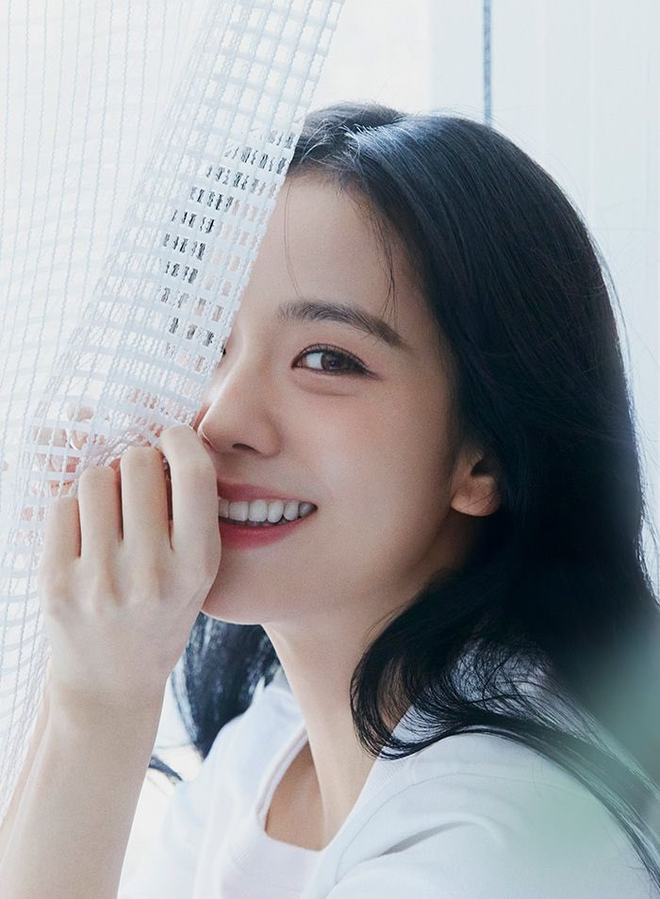 Jisoo vừa lên sếp đã tổ chức fancon, sập web ngay khi công bố công ty? - Ảnh 1.