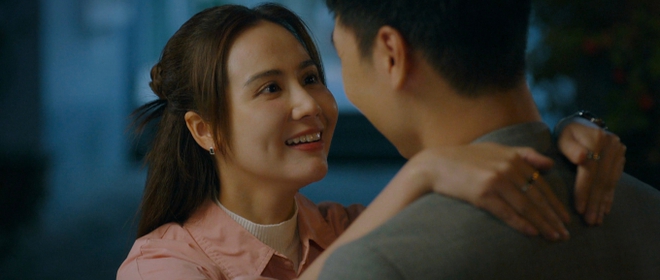Cặp đôi phim Việt giờ vàng khiến netizen ngán ngẩm, diễn yêu đương gượng gạo như đọc kịch bản - Ảnh 1.