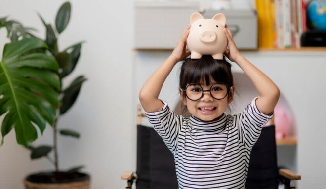Chuyên gia Harvard tiết lộ 3 cách đơn giản dạy con về tiền bạc để đổi đời - Ảnh 2.