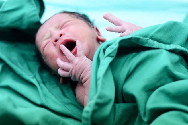 Tỷ lệ sinh thấp kỷ lục, nhân viên văn phòng Hàn Quốc có thể lĩnh gần 2 tỷ nếu sinh con, nhiều người vẫn băn khoăn - Ảnh 2.