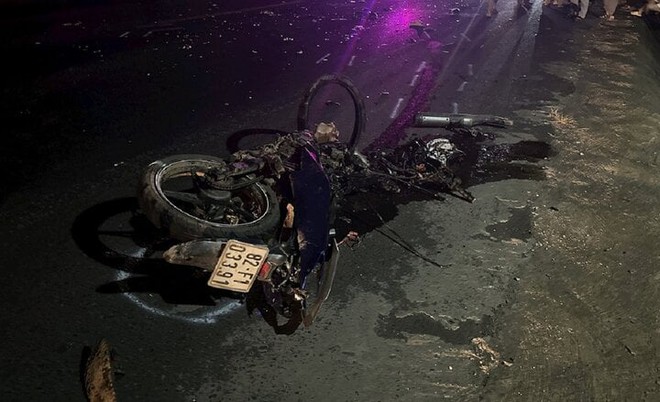 Ô tô va chạm xe máy trên Quốc lộ 14, hai người chết tại chỗ - Ảnh 1.