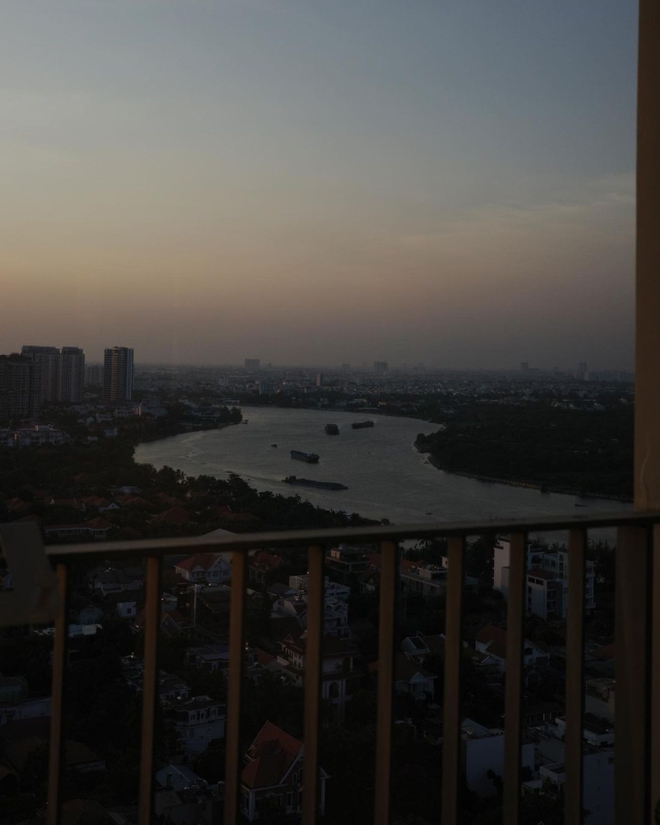 Khám phá căn hộ view sông Sài Gòn, vibe vô cùng thơ mộng của Hồ Thu Anh - lính cứu hoả xinh đẹp trong Đi về phía lửa - Ảnh 4.