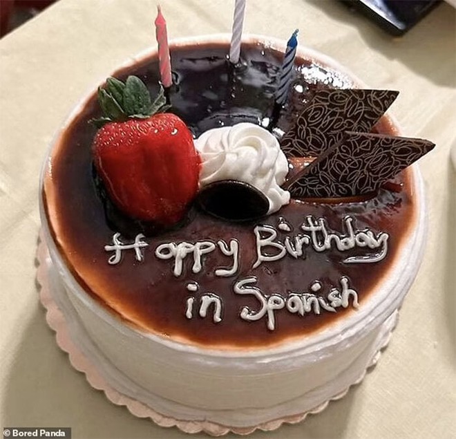 Những chiếc bánh sinh nhật thảm họa khiến chủ nhân khóc thét - Ảnh 8.