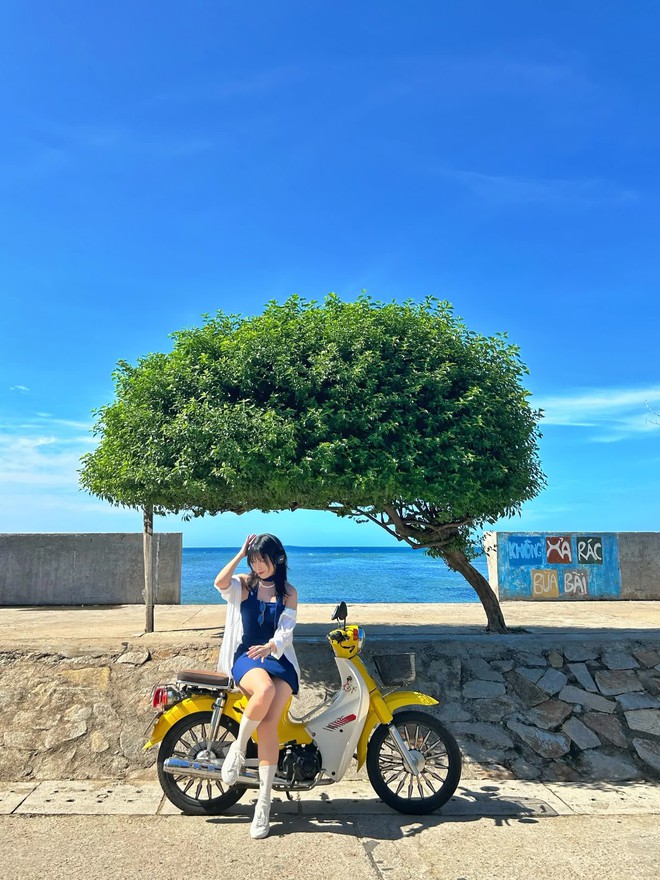Đảo Phú Quý bắt đầu vào mùa biển xanh nắng vàng, chỉ cần đứng vào là có ảnh đẹp - Ảnh 7.