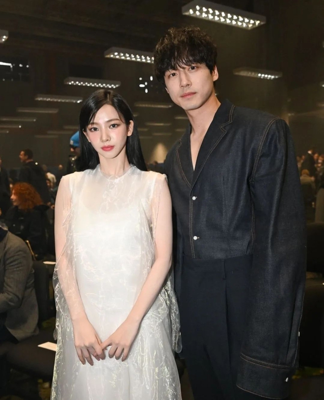 Thái độ khác hẳn của Karina trước bạn trai tài tử Lee Jae Wook và dàn nam thần ở Fashion Week: Đúng là yêu từ cái nhìn đầu tiên! - Ảnh 10.
