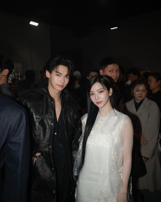 Thái độ khác hẳn của Karina trước bạn trai tài tử Lee Jae Wook và dàn nam thần ở Fashion Week: Đúng là yêu từ cái nhìn đầu tiên! - Ảnh 9.