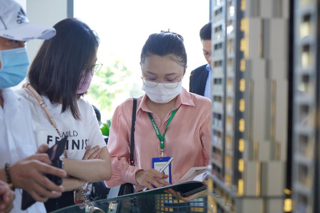 Ng&agrave;y c&agrave;ng nhiều người trẻ mua nh&agrave;, thanh ni&ecirc;n trở th&agrave;nh nh&oacute;m kh&aacute;ch h&agrave;ng chủ lực của thị trường bất động sản Việt - Ảnh 2.