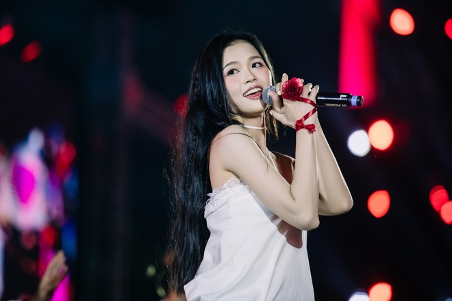 Mỹ nhân Việt nối gót Chi Pu tham gia Đạp Gió bản Trung: Từng là thực tập sinh Kpop, sự nghiệp toàn hit ballad - Ảnh 14.