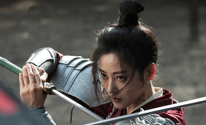 Mỹ nh&acirc;n giả trai đẹp v&ocirc; thực, thần th&aacute;i đ&uacute;ng chuẩn &ldquo;đấng nam nhi&rdquo; c&ograve;n c&oacute; cảnh khoe lưng trần g&acirc;y sốc - Ảnh 1.