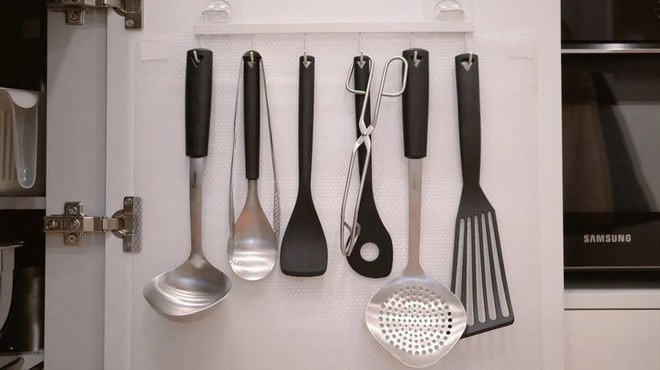 Mẹ đảm H&agrave;n Quốc &aacute;p dụng 11 thủ thuật n&agrave;y để c&oacute; căn bếp sạch sẽ v&agrave; tăng gấp đ&ocirc;i dung lượng lưu trữ - Ảnh 9.