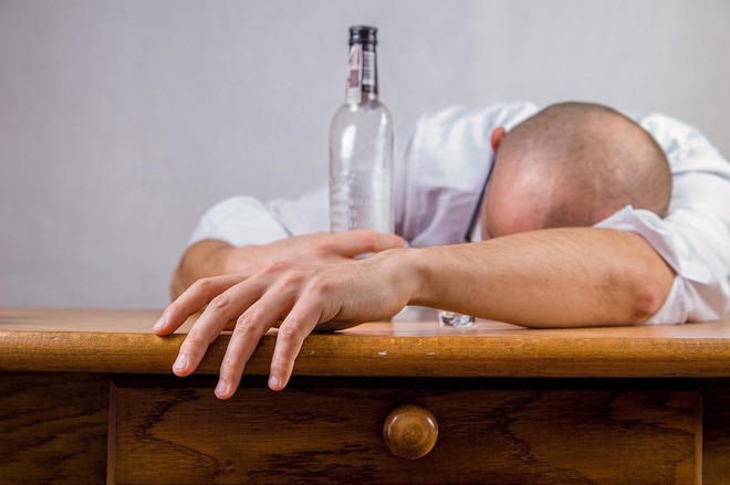 Cách giảm nồng độ cồn trong máu nhanh sau khi uống rượu bia - Ảnh 3.