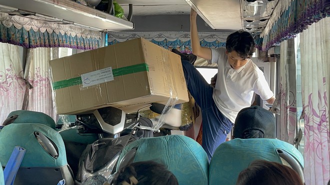Chuyến xe b&atilde;o t&aacute;p xu&ocirc;i miền T&acirc;y ng&agrave;y 25 Tết - Ảnh 9.