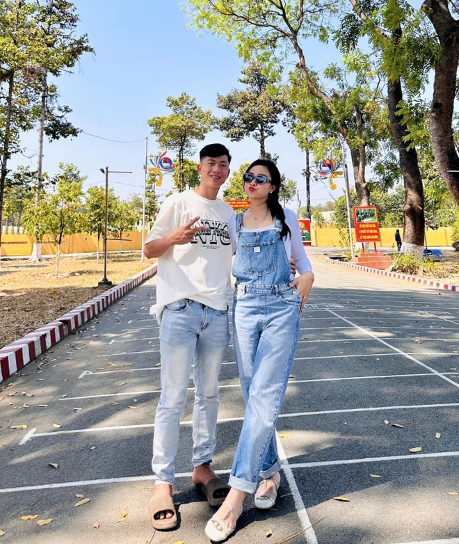 Tết của các nóc nhà cầu thủ: Người thảnh thơi sang chảnh trong căn hộ view triệu đô, người tất bật chăm con than Tết xa phết - Ảnh 7.